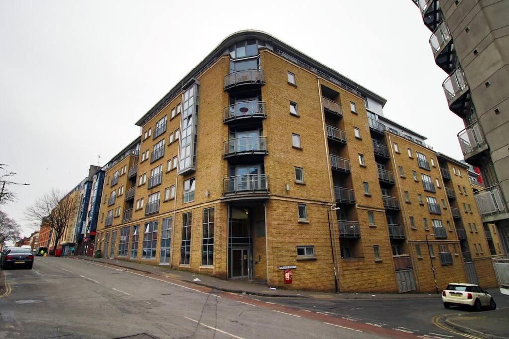 Hamilton Court 1Bedroom Apartment, Bright And Central Location With Balcony And Wi-Fi Μπρίστολ Εξωτερικό φωτογραφία
